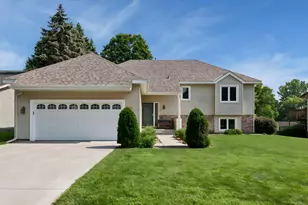 15481 Michele Ln, Eden Prairie, MN 55346 - Photo 1