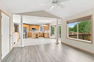 805 Daniel Dr, Belle Plaine, MN 56011 - Photo 10
