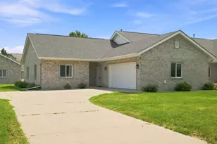 111 S West St, Belle Plaine, MN 56011 - Photo 32
