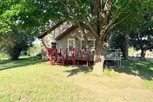 503 2nd Ave NE, Pipestone, MN 56164 - Photo 1