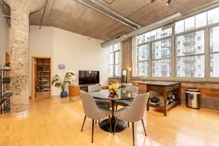 521 S 7th St, Minneapolis, MN 55415 - Photo 2