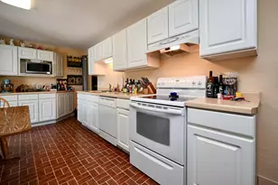214 E Howard St, Winona, MN 55987 - Photo 6