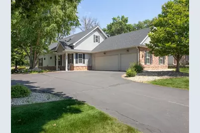 10562 Mississippi Circle N, Brooklyn Park, MN 55443 - Photo 2