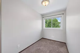 2299 Gall Ave, Maplewood, MN 55109 - Photo 18