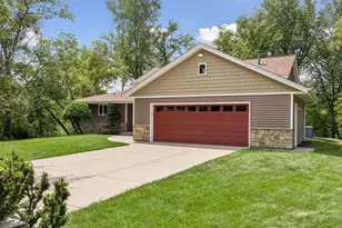 6398 47th St N, Oakdale, MN 55128 - Photo 2