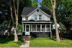 807 5th St S, Moorhead, MN 56560 - Photo 1