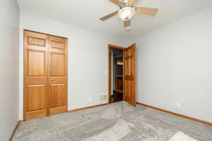 1449 Park Hills Ct, Woodbury, MN 55125 - Photo 14
