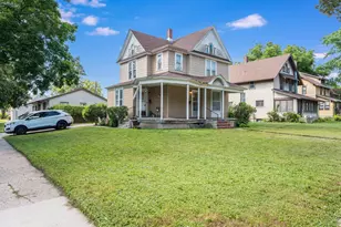 1404 N 5th St, Mankato, MN 56001 - Photo 2