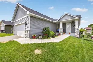 913 Moline Loop NW, Isanti, MN 55040 - Photo 2