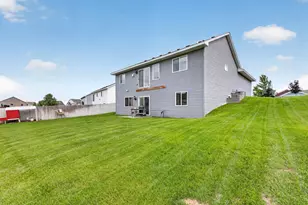 913 Moline Loop NW, Isanti, MN 55040 - Photo 20