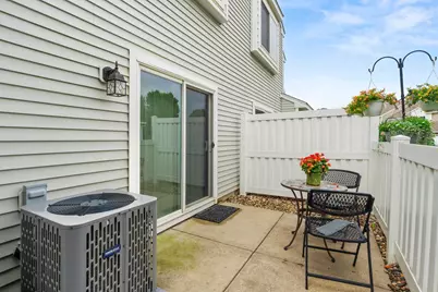 2754 Wagon Wheel Trail, Chaska, MN 55318 - Photo 6