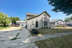 207 E Bishop St, Luverne, MN 56156 - Photo 2