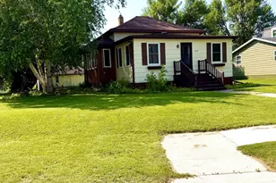 318 2nd Street SE, Hallock, MN 56728 - Photo 2