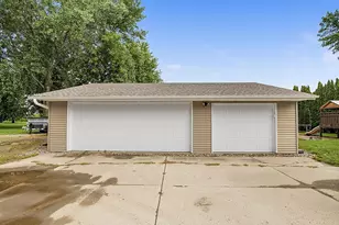 135 Airport Rd, Hutchinson, MN 55350 - Photo 38