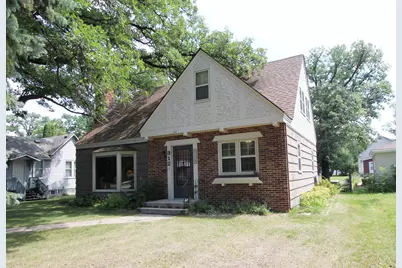312 Kendall Avenue N, Thief River Falls, MN 56701 - Photo 2