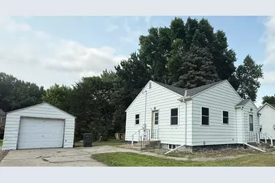 318 5th Avenue NE, Clara City, MN 56222 - Photo 2