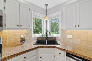 2213 Emerald Ln, Saint Paul, MN 55119 - Photo 18
