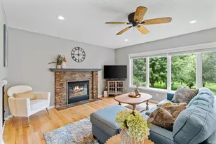 2213 Emerald Ln, Saint Paul, MN 55119 - Photo 10