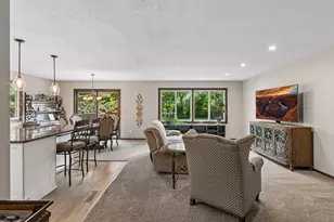18208 Ginavale Ln, Eden Prairie, MN 55346 - Photo 4