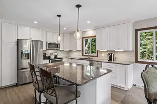 18208 Ginavale Ln, Eden Prairie, MN 55346 - Photo 10