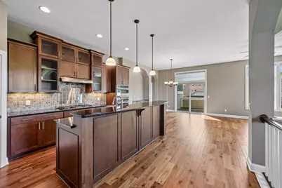 8728 Lake Riley Drive, Chanhassen, MN 55317 - Photo 6