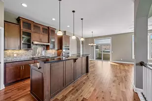 8728 Lake Riley Dr, Chanhassen, MN 55317 - Photo 6
