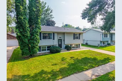 2056 44th Street NW, Rochester, MN 55901 - Photo 2