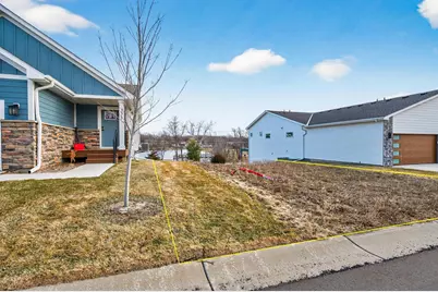 221 McCarrons Place W, Roseville, MN 55113 - Photo 4