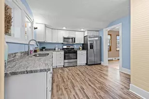 404 5th St N, Bayport, MN 55003 - Photo 10