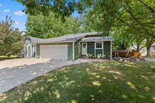 1805 Ruby Cir, Shakopee, MN 55379 - Photo 2