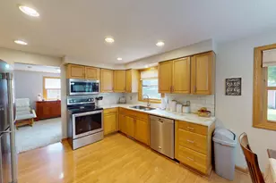826 Minnie Maddern St, Albert Lea, MN 56007 - Photo 10