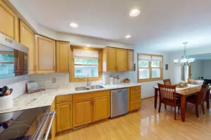826 Minnie Maddern St, Albert Lea, MN 56007 - Photo 8