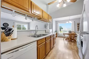 2923 32nd St S, Moorhead, MN 56560 - Photo 4