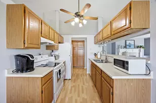 2923 32nd St S, Moorhead, MN 56560 - Photo 2