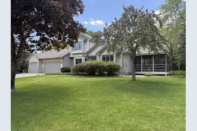 8925 Ashley Terrace, Brooklyn Park, MN 55443 - Photo 4