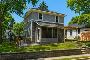816 Vine St, Hudson, WI 54016 - Photo 2