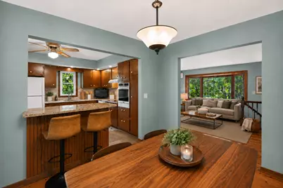 10704 Prescott Court, Burnsville, MN 55337 - Photo 4