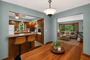 10704 Prescott Ct, Burnsville, MN 55337 - Photo 4