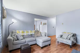 906 Galtier St, Saint Paul, MN 55117 - Photo 8