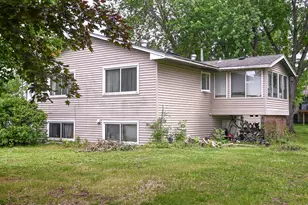 8117 Sunkist Cir, Brooklyn Park, MN 55444 - Photo 2