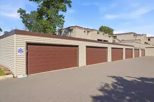 10840 Rockford Rd, Plymouth, MN 55442 - Photo 26