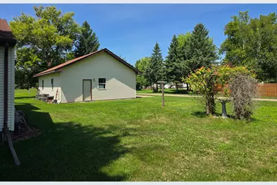 604 E Willow Avenue, Olivia, MN 56277 - Photo 10