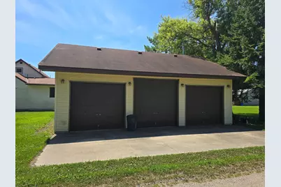 604 E Willow Avenue, Olivia, MN 56277 - Photo 12