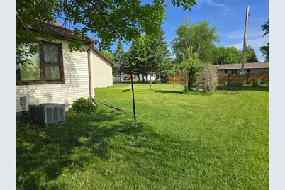 604 E Willow Avenue, Olivia, MN 56277 - Photo 6
