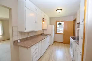 806 5th St NE, Staples, MN 56479 - Photo 6