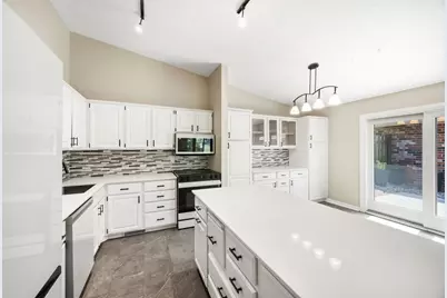 9712 Cimarron Circle, Minnetonka, MN 55305 - Photo 18