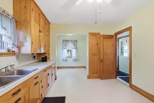 503 N Elm St, Belle Plaine, MN 56011 - Photo 6