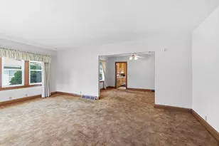 503 N Elm St, Belle Plaine, MN 56011 - Photo 8