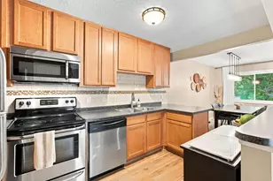 1711 Hickory Hill Dr, Eagan, MN 55122 - Photo 8