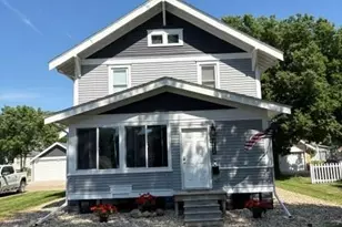 1345 6th Ave N, Windom, MN 56101 - Photo 2